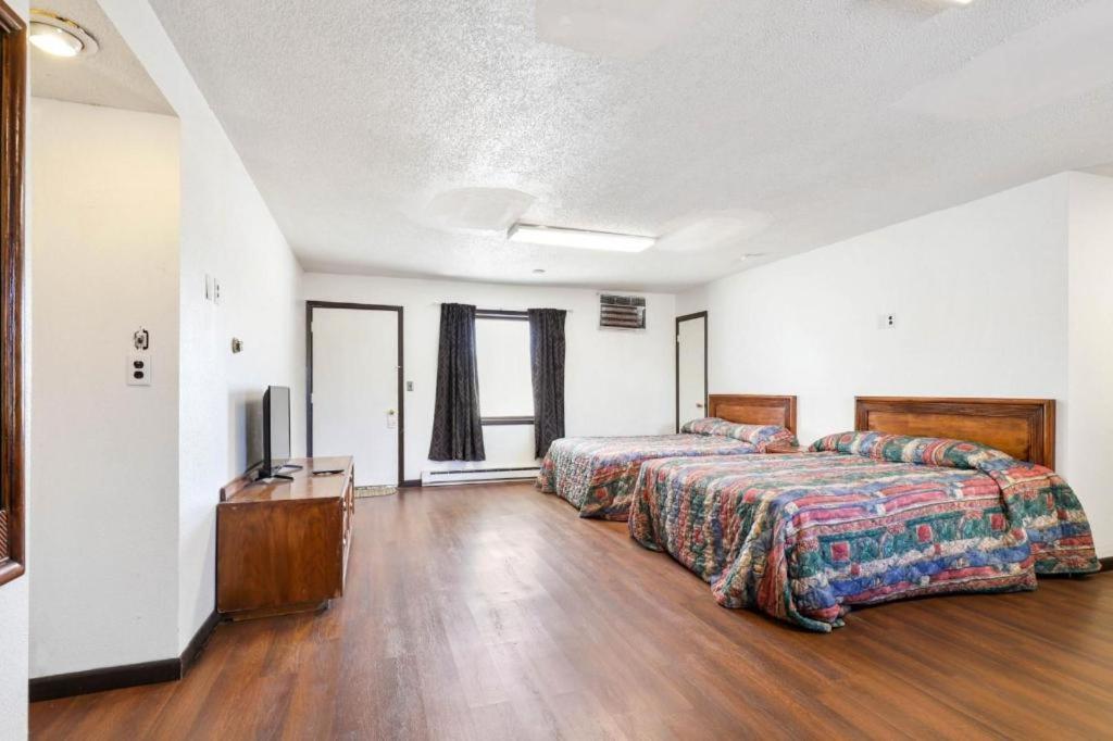 Hotel O Oskaloosa - Hwy 63/92 Екстер'єр фото