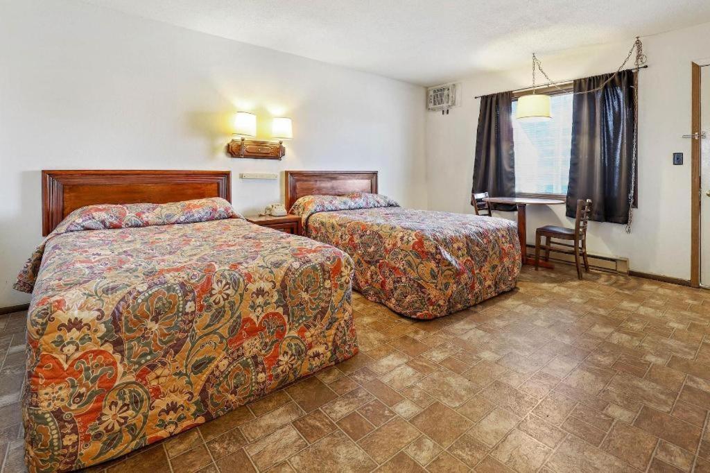 Hotel O Oskaloosa - Hwy 63/92 Екстер'єр фото
