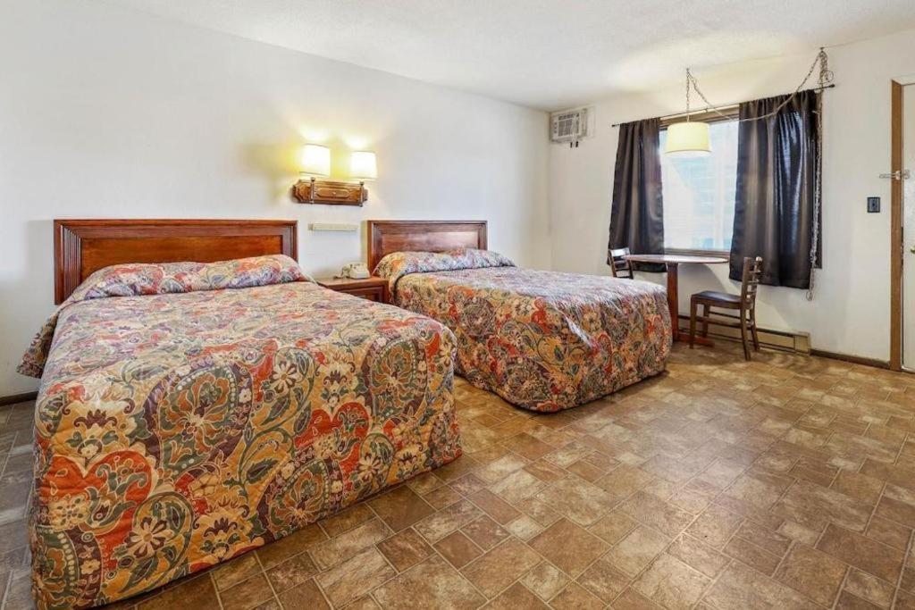 Hotel O Oskaloosa - Hwy 63/92 Екстер'єр фото